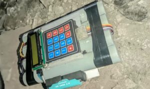 Warga Tawang, Kota Tasikmalaya, digegerkan penemuan benda mencurigakan mirip bom di bekas pabrik Engsun. Polisi langsung mengamankan lokasi.